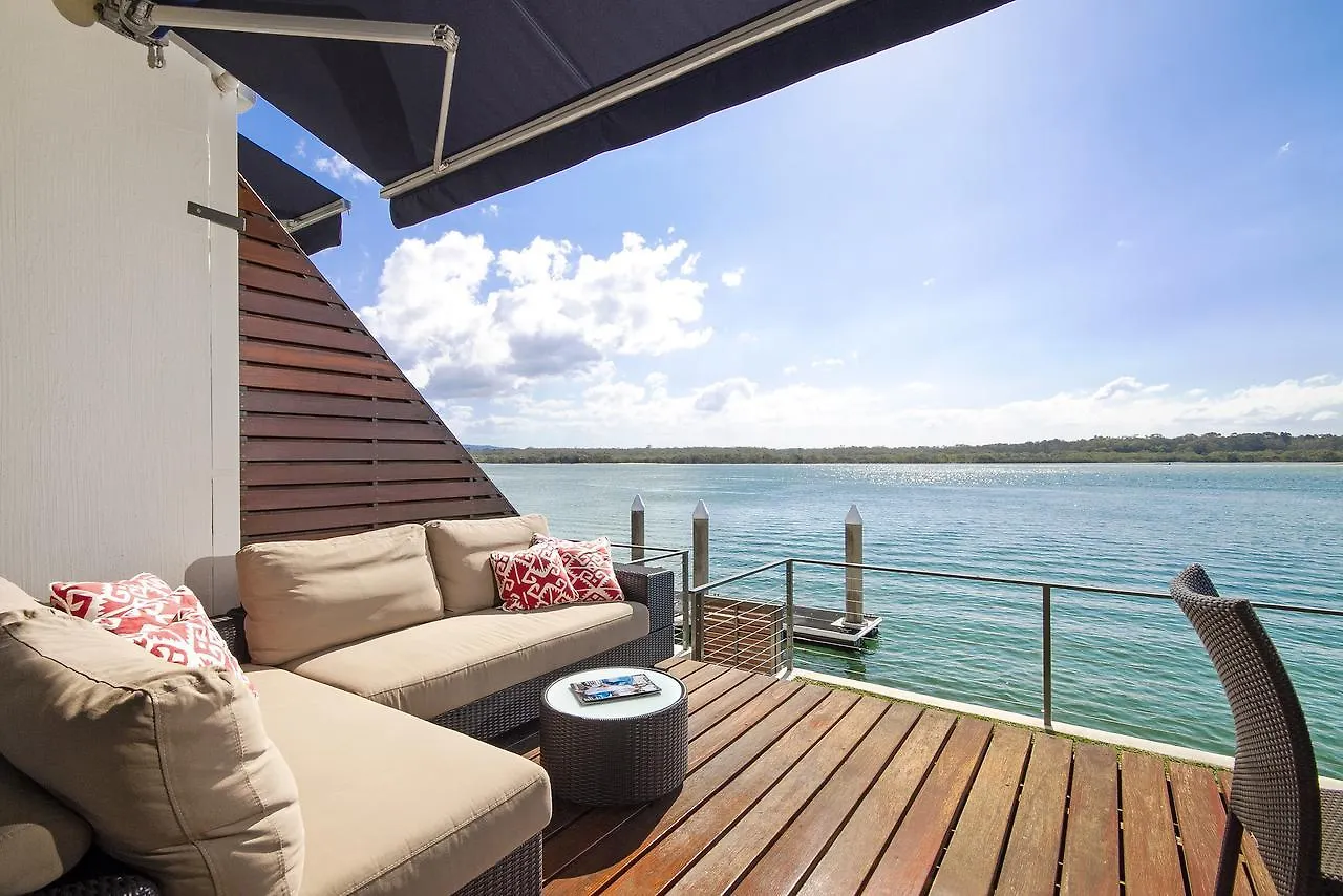 Riverfront Apartment, Perfect Location Noosaville