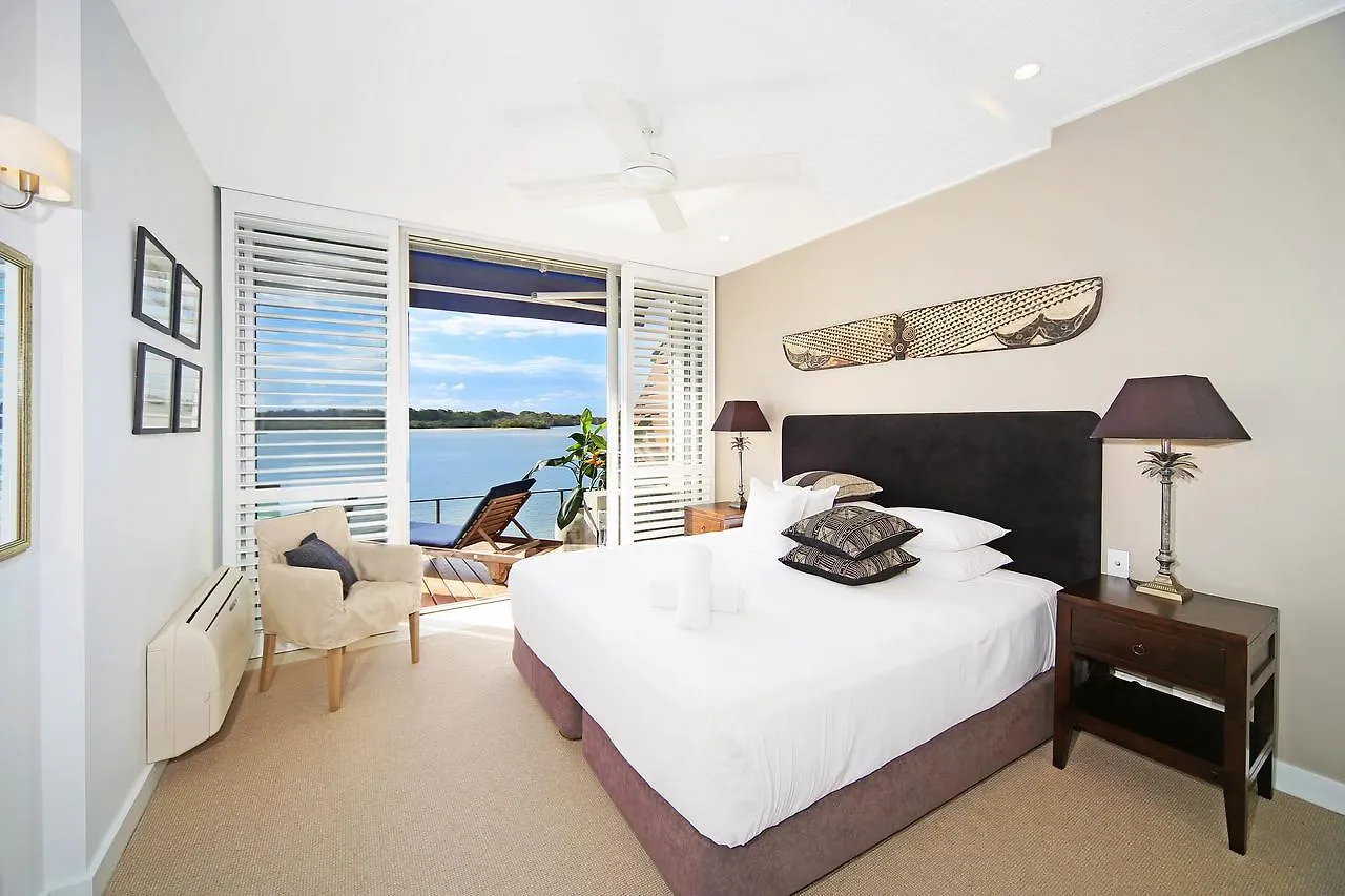 Riverfront Apartment, Perfect Location Noosaville 0*,