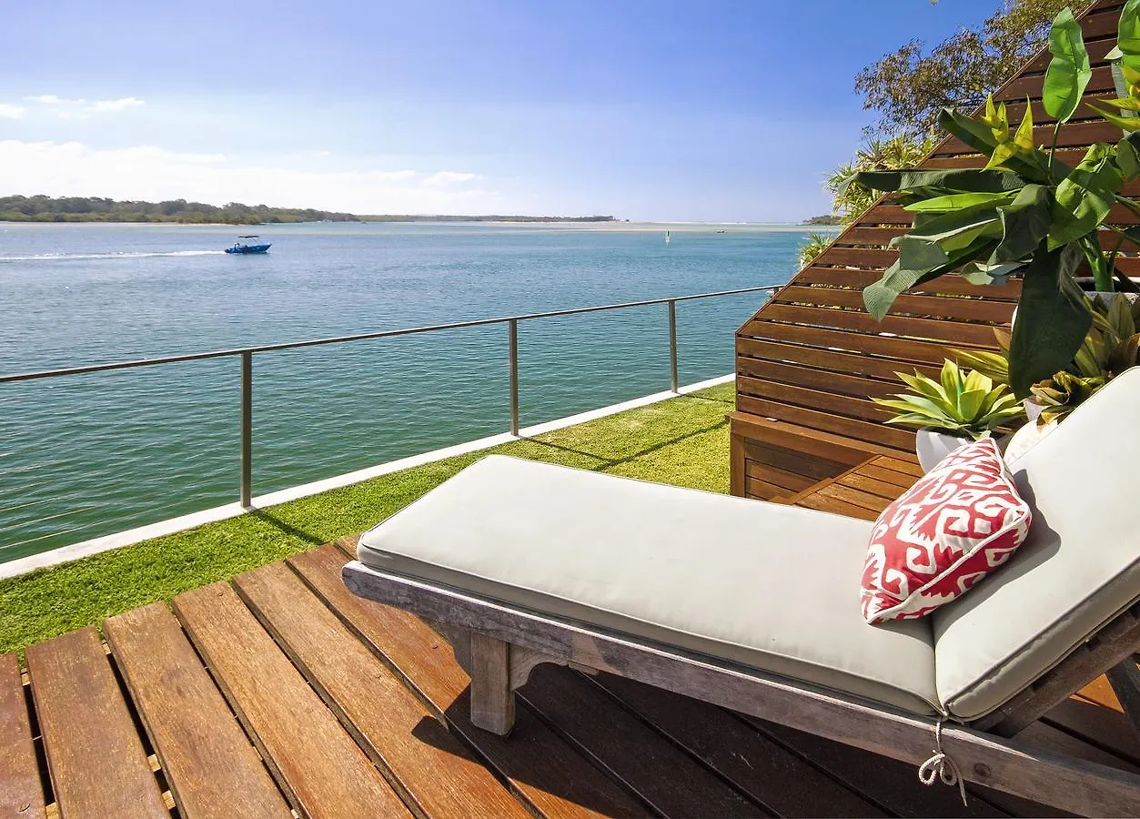 Riverfront Apartment, Perfect Location Noosaville Lägenhet