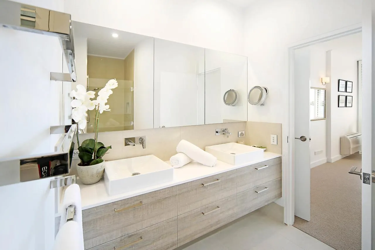 Riverfront Apartment, Perfect Location Noosaville